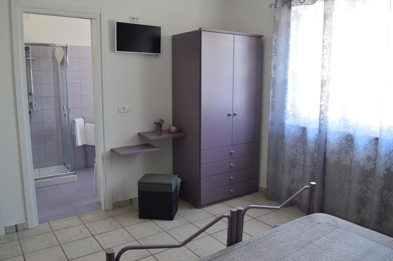 B&B A Casa Di Lilla Джулианова Экстерьер фото