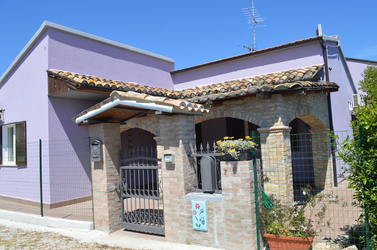 B&B A Casa Di Lilla Джулианова Экстерьер фото
