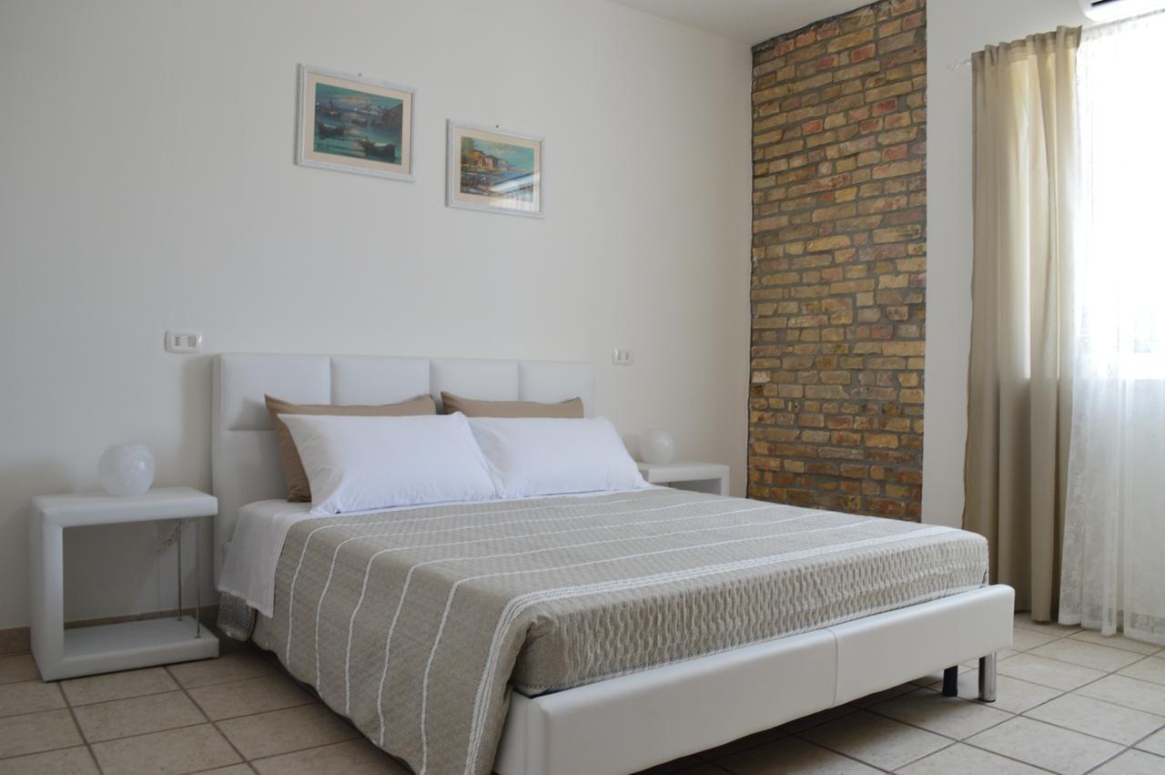 B&B A Casa Di Lilla Джулианова Экстерьер фото